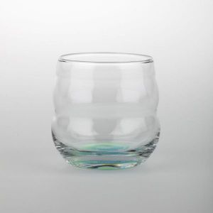 Becher Mythos gelassen